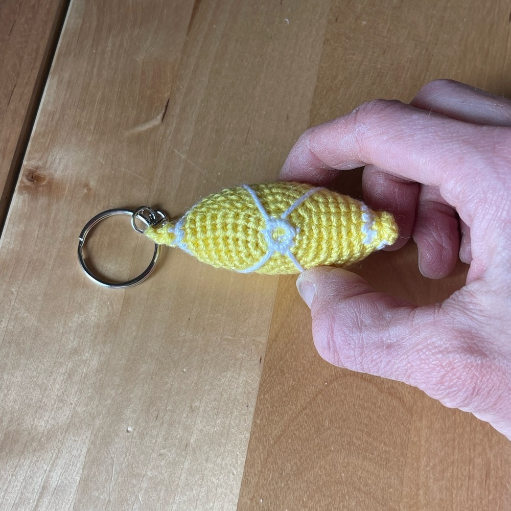 Handcrafted Fruit Slice Keychain Accessory - Summer Crochet Bag Charm Sunny - Picture 3 of 16